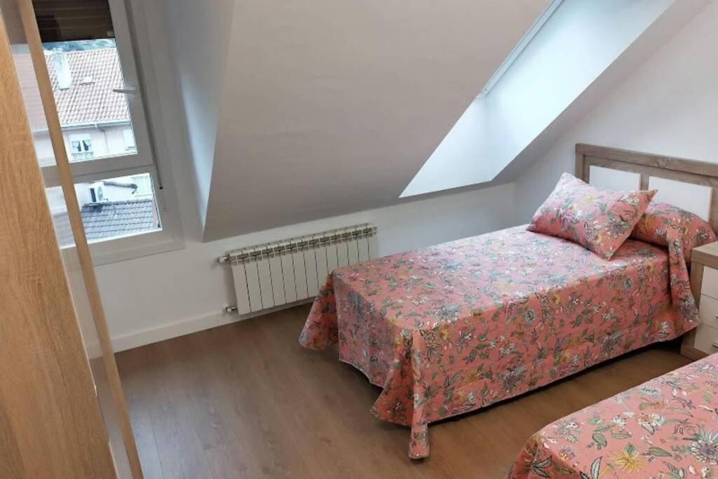 Precioso Atico En El Centro De Cangas De Onis Apartment Exterior foto